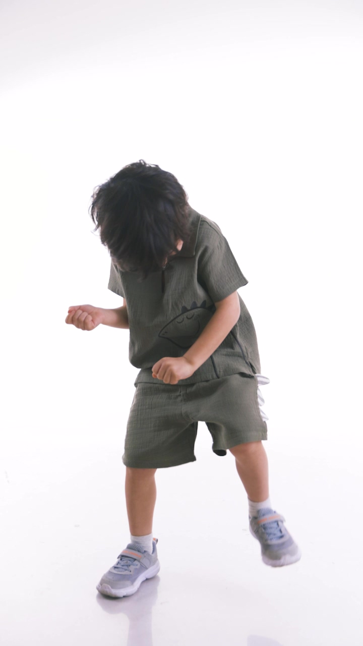 7f2f411a-681d-4914-9d74-94fead18eb09.jpg Denokids Dino Boys' Baby Summer Muslin Shorts and Shirt Set