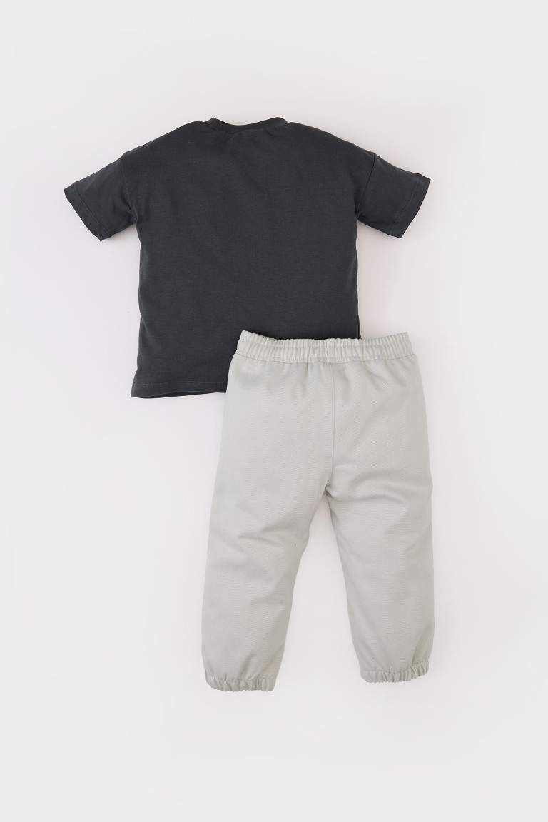 E5988A5_25SM_AR202_04_01.jpg Boys' 2-Piece Skate Print Short Sleeve T-Shirt and Elastic Waist Sweatpants Set