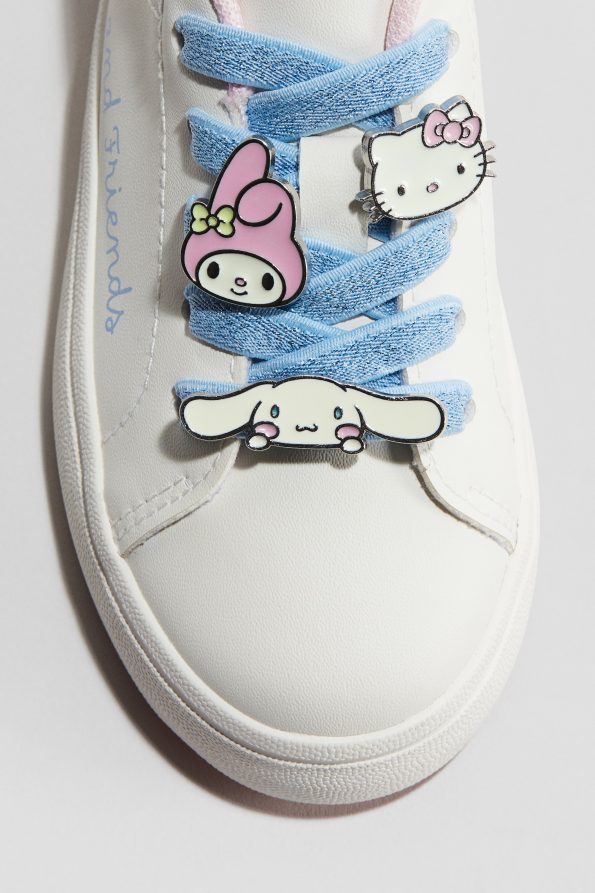 Embroidered Sports Shoes