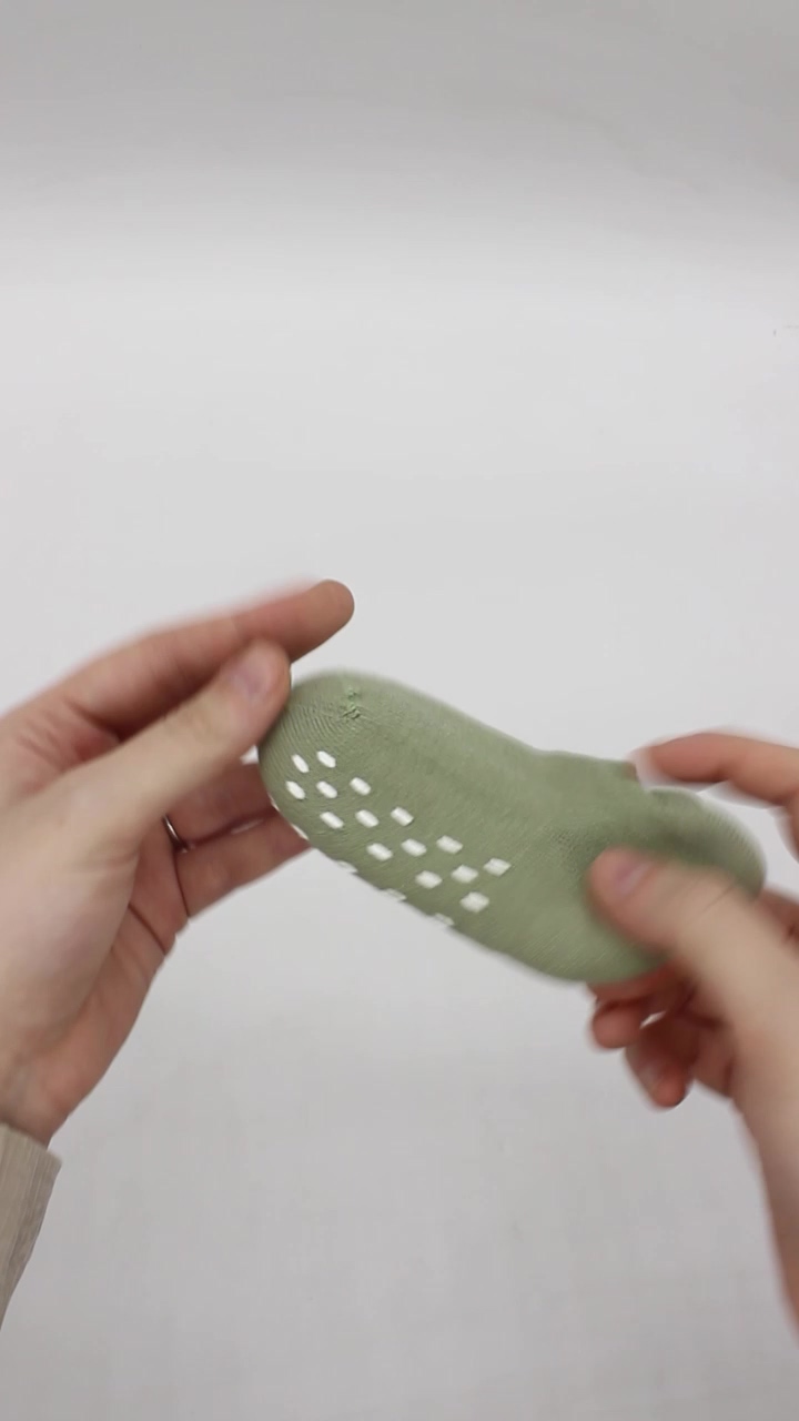 ba571036-bc96-4db9-aaa3-864dcf9c3fd7-2.jpg Bistyle Organic Non-Slip Baby and Kids Sneaker Socks