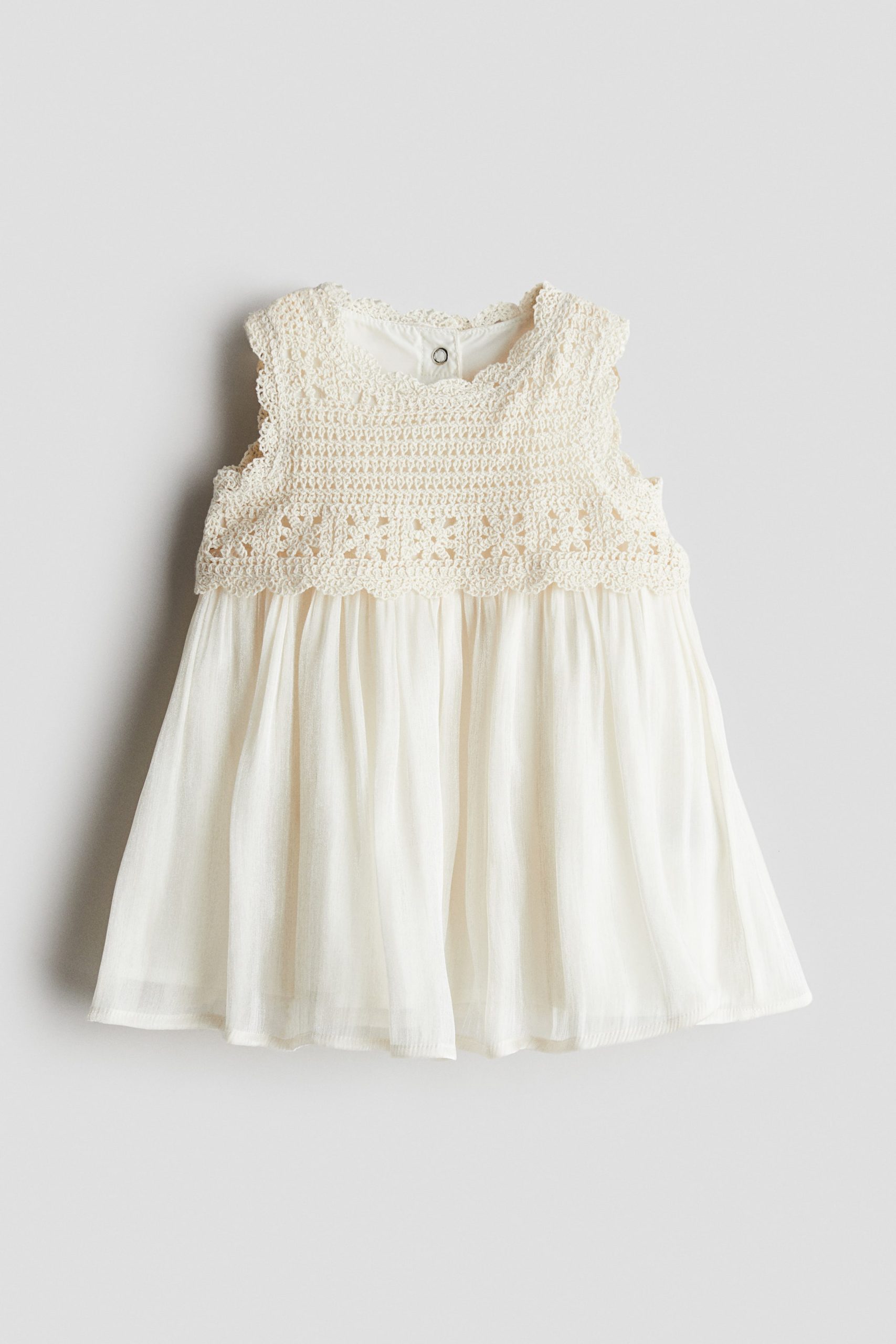 e8329a3fc8717a2c6266edf271779776d8e20ec3.jpg Crochet Look Dress