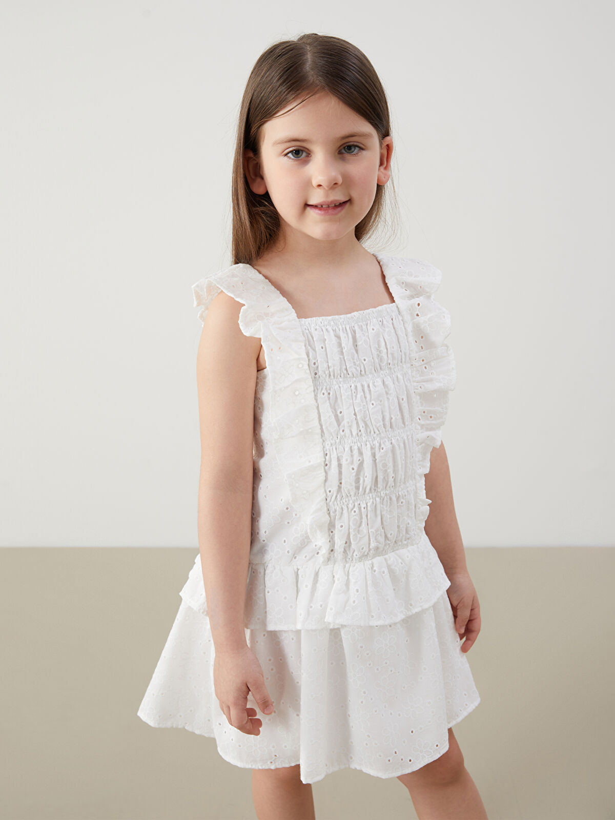l_20251-s5dj09z1-jyx-122-28_5.jpg LCW Kids White Square Neck Lace Dress