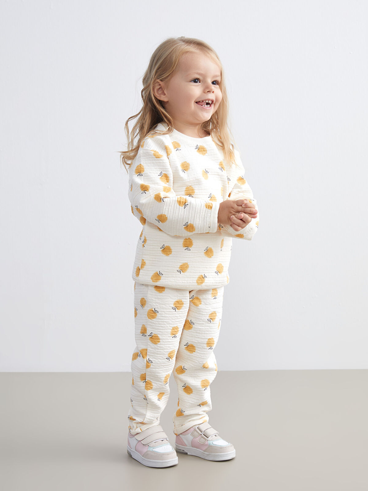 l_20251-s5dp69z1-lqa-86-16_5.jpg LCW Baby Beige Printed Crew Neck Sweatshirt and Leggings Set