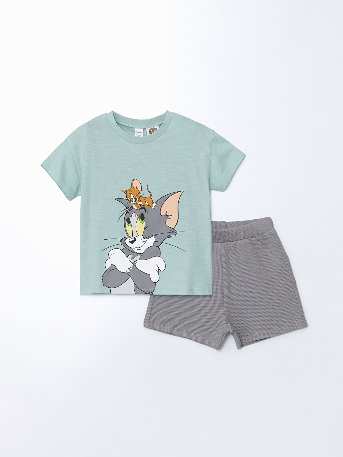 l_20251-s5eu27z1-ywc_a.jpg Tom and Jerry Printed Baby Boys' T-Shirt and Shorts Set